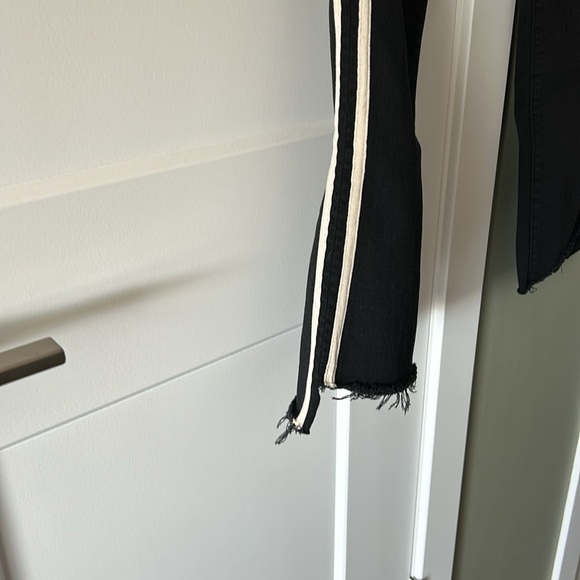 MOTHER Insider Crop Step Fray Guilty Racer Jeans - Picture 6 of 10